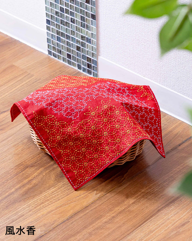 刺し子で紡ぐ北斎の粋で雅なマルチクロス | vo mar jeu(ボマージュ